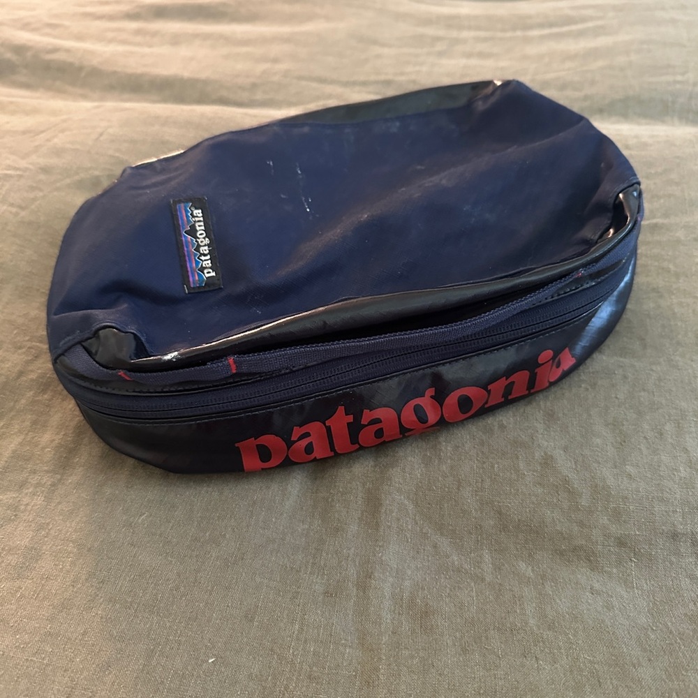 *SOLD* Patagonia 3L Black Hole